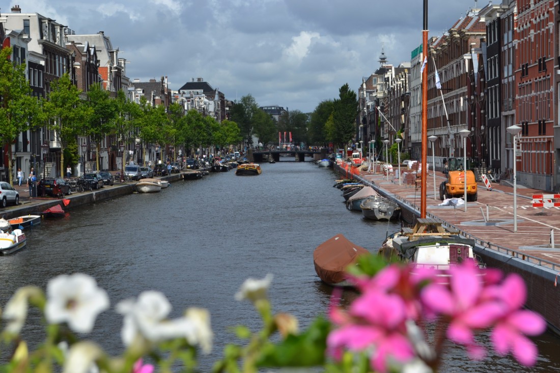 TwoMenAboutTown-netherlands-amsterdam-canal2