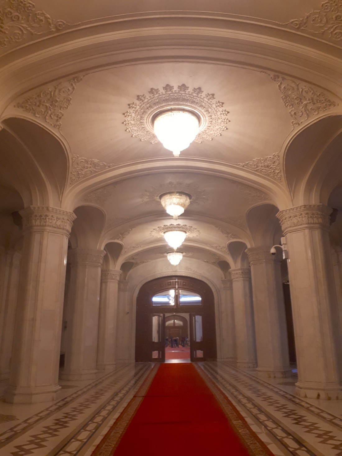 Romania_parlement_hall